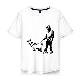 Мужская футболка хлопок Oversize с принтом Парень с собакой (Banksy) в Тюмени, 100% хлопок | свободный крой, круглый ворот, “спинка” длиннее передней части | Тематика изображения на принте: dog | бэнкси | граффити | собака