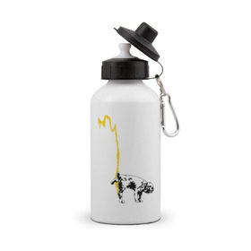 Бутылка спортивная с принтом Peeing dog (Banksy) в Тюмени, металл | емкость — 500 мл, в комплекте две пластиковые крышки и карабин для крепления | бульдог | бэнкси | граффити | собака