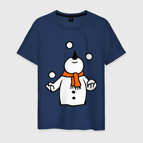 Мужская футболка хлопок с принтом Снеговик играет в снежки. в Тюмени, 100% хлопок | прямой крой, круглый вырез горловины, длина до линии бедер, слегка спущенное плечо. | новый год | новый год 2014 | подарки | снег | снеговик | снеговик играет в снежки | снежки