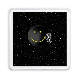 Магнит 55*55 с принтом Лунная улыбка в Тюмени, Пластик | Размер: 65*65 мм; Размер печати: 55*55 мм | astronaut | cosmonaut | cosmos | galaxy | meteor | moon | planet | smile | space | universe | астронавт | вселенная | галактика | звезды | космонавт | космос | луна | смайл | улыбка