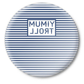 Значок с принтом Мумий Тролль в Тюмени,  металл | круглая форма, металлическая застежка в виде булавки | илья лагутенко | мумий тролль | русский рок.