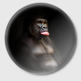 Значок с принтом Горилла в Тюмени,  металл | круглая форма, металлическая застежка в виде булавки | горилла | животные | обезьяна | прикол | природа | смешно | юмор | язык