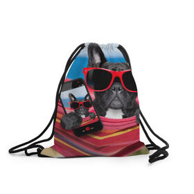 Рюкзак-мешок 3D с принтом бульдог в Тюмени, 100% полиэстер | плотность ткани — 200 г/м2, размер — 35 х 45 см; лямки — толстые шнурки, застежка на шнуровке, без карманов и подкладки | бульдог | отдых | очки | собака | телефон | черная собака
