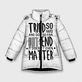 Зимняя куртка для девочек 3D с принтом Linkin Park - The end в Тюмени, ткань верха — 100% полиэстер; подклад — 100% полиэстер, утеплитель — 100% полиэстер. | длина ниже бедра, удлиненная спинка, воротник стойка и отстегивающийся капюшон. Есть боковые карманы с листочкой на кнопках, утяжки по низу изделия и внутренний карман на молнии. 

Предусмотрены светоотражающий принт на спинке, радужный светоотражающий элемент на пуллере молнии и на резинке для утяжки. | bennington | chester | linkin park | альтернативный | беннингтон | группа | ленкин | линкин | майк | метал | музыкант | нюметал | парк | певец | рок | рэп | честер | электроник