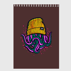 Скетчбук с принтом Octopus(Lil Peep GBC) в Тюмени, 100% бумага
 | 48 листов, плотность листов — 100 г/м2, плотность картонной обложки — 250 г/м2. Листы скреплены сверху удобной пружинной спиралью | gbc | lil | peep | rap | rock | бордовый | желтый | зеленый | исполнитель | картинка | надпись на спине | осьминог | редактируемый дизайн | рок | рэп | рэпер | сочный цвет | фиолетовый