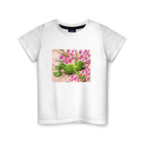 Детская футболка хлопок с принтом Кермит и сердечки в Тюмени, 100% хлопок | круглый вырез горловины, полуприлегающий силуэт, длина до линии бедер | интернет мем | кермит | любовь | мем | персонаж | прикол | сердечки | сердца | улица сезам