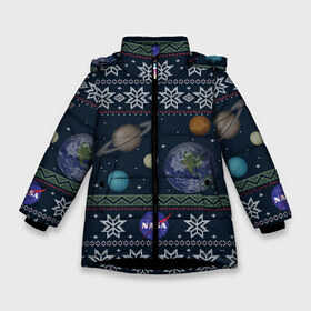 Зимняя куртка для девочек 3D с принтом NASA (Новый Год) в Тюмени, ткань верха — 100% полиэстер; подклад — 100% полиэстер, утеплитель — 100% полиэстер. | длина ниже бедра, удлиненная спинка, воротник стойка и отстегивающийся капюшон. Есть боковые карманы с листочкой на кнопках, утяжки по низу изделия и внутренний карман на молнии. 

Предусмотрены светоотражающий принт на спинке, радужный светоотражающий элемент на пуллере молнии и на резинке для утяжки. | 2021 | 21 | 2k21 | 2к21 | chrystmas | elon | marry | musk | nasa | new | planet | santa | snow | space | usa | xmas | year | год | годом | илон | клаус | космос | маск | наса | настроение | новогоднее | новогоднему | новый | новым | планеты | по | рождест