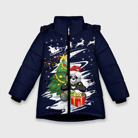 Зимняя куртка для девочек 3D с принтом Рождественская Панда в Тюмени, ткань верха — 100% полиэстер; подклад — 100% полиэстер, утеплитель — 100% полиэстер. | длина ниже бедра, удлиненная спинка, воротник стойка и отстегивающийся капюшон. Есть боковые карманы с листочкой на кнопках, утяжки по низу изделия и внутренний карман на молнии. 

Предусмотрены светоотражающий принт на спинке, радужный светоотражающий элемент на пуллере молнии и на резинке для утяжки. | 2021 | 21 | 2k21 | 2к21 | chrystmas | happy | lik | marry | new | panda | santa | snow | winter | xmas | year | год | годом | дед | елка | елки | клаус | лес | настроение | новогоднее | новогоднему | новый | новым | панда | по | рождество | с | 