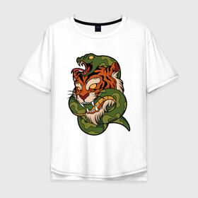 Мужская футболка хлопок Oversize с принтом Тигр кусает змею в Тюмени, 100% хлопок | свободный крой, круглый ворот, “спинка” длиннее передней части | битва | змея | кобра | тигр | хищники | яд