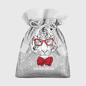 Подарочный 3D мешок с принтом Белый тигр с красным бантом в Тюмени, 100% полиэстер | Размер: 29*39 см | Тематика изображения на принте: 2022 | animal | fangs | merry christmas | new year | predator | red bow | severe grin | snow | white water tiger | winter | year of the tiger | белый водяной тигр | год тигра | зверь | зима | клыки | красный бант | новый год | очки | снег | суро