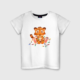 Детская футболка хлопок с принтом Тигренок в гирляндах в Тюмени, 100% хлопок | круглый вырез горловины, полуприлегающий силуэт, длина до линии бедер | 2022 | год тигра | новый год | новый год 2022 | символ года | тигр | тигренок | тигрица | тигры